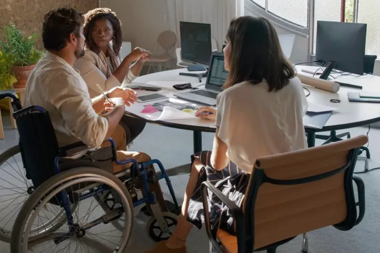 Person speaking with a healthcare advisor